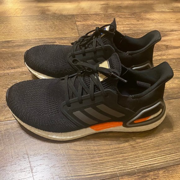 Adidas Ultraboost x NASA - Picture 1 of 5